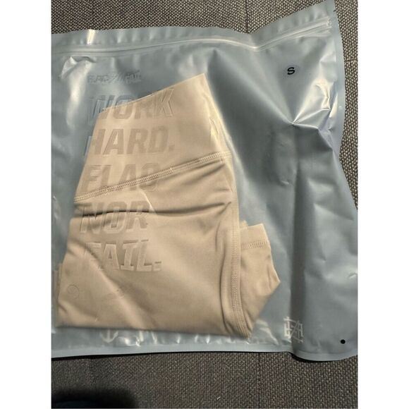 NWT Flag Nor Fail Vivid shorts gray yellow size small - Picture 2 of 8